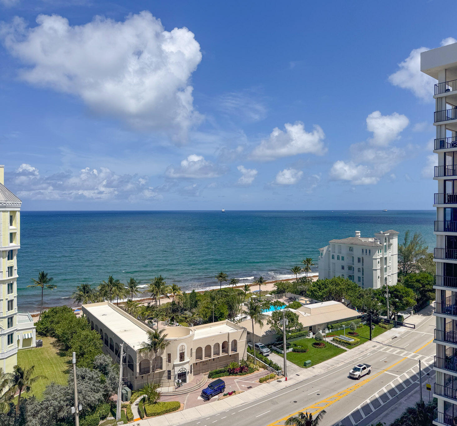 VUE CONDO - Residential