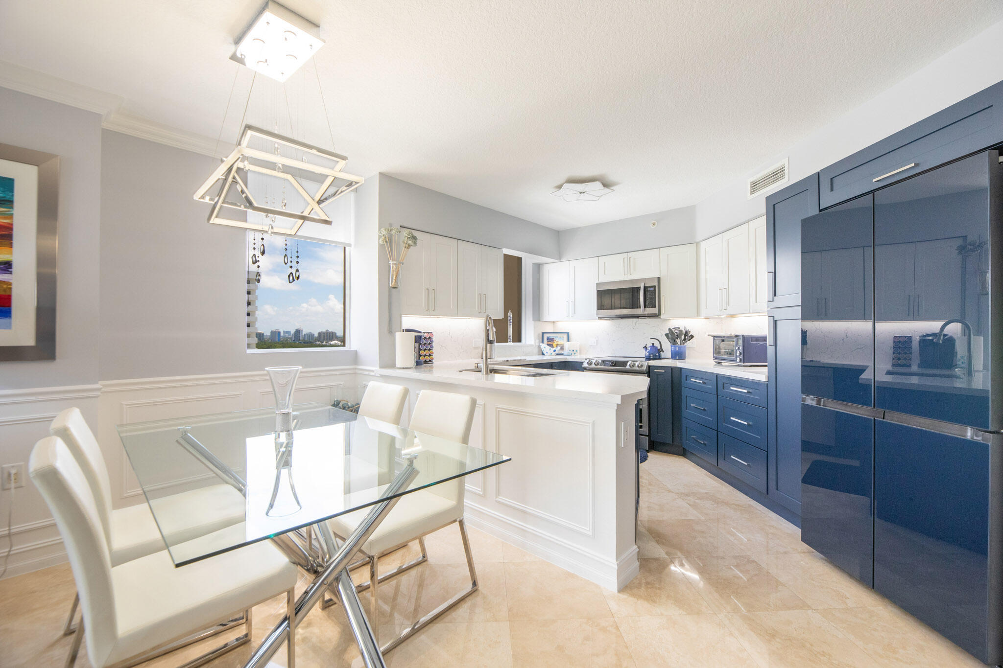 VUE CONDO - Residential