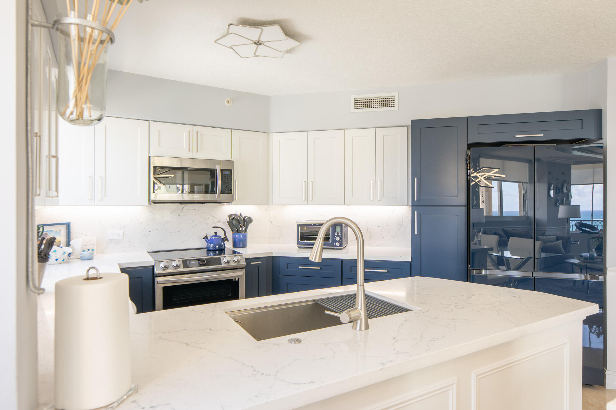 VUE CONDO - Residential
