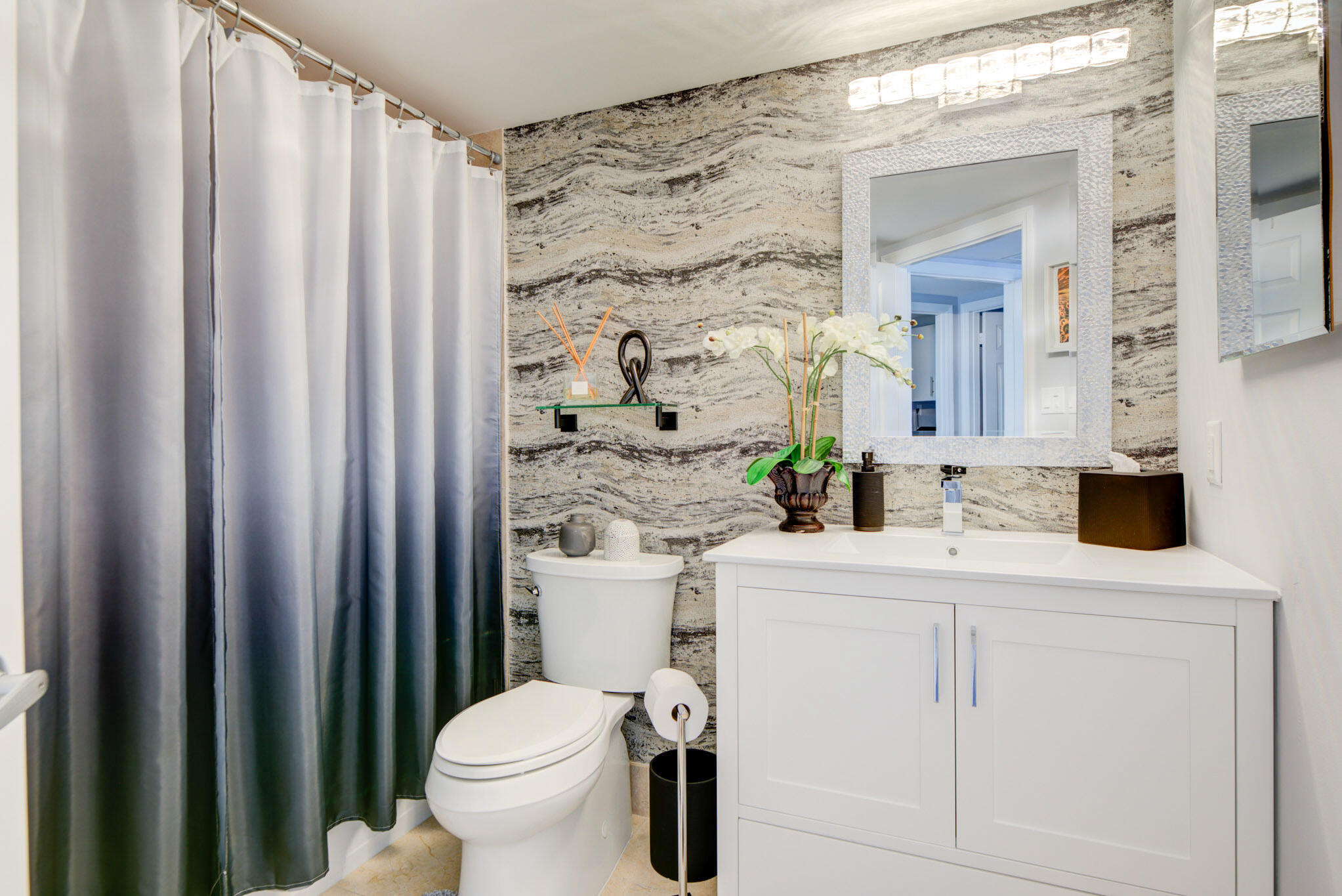 VUE CONDO - Residential