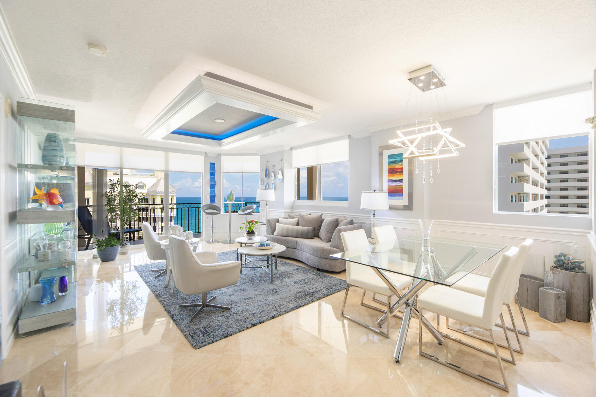 VUE CONDO - Residential