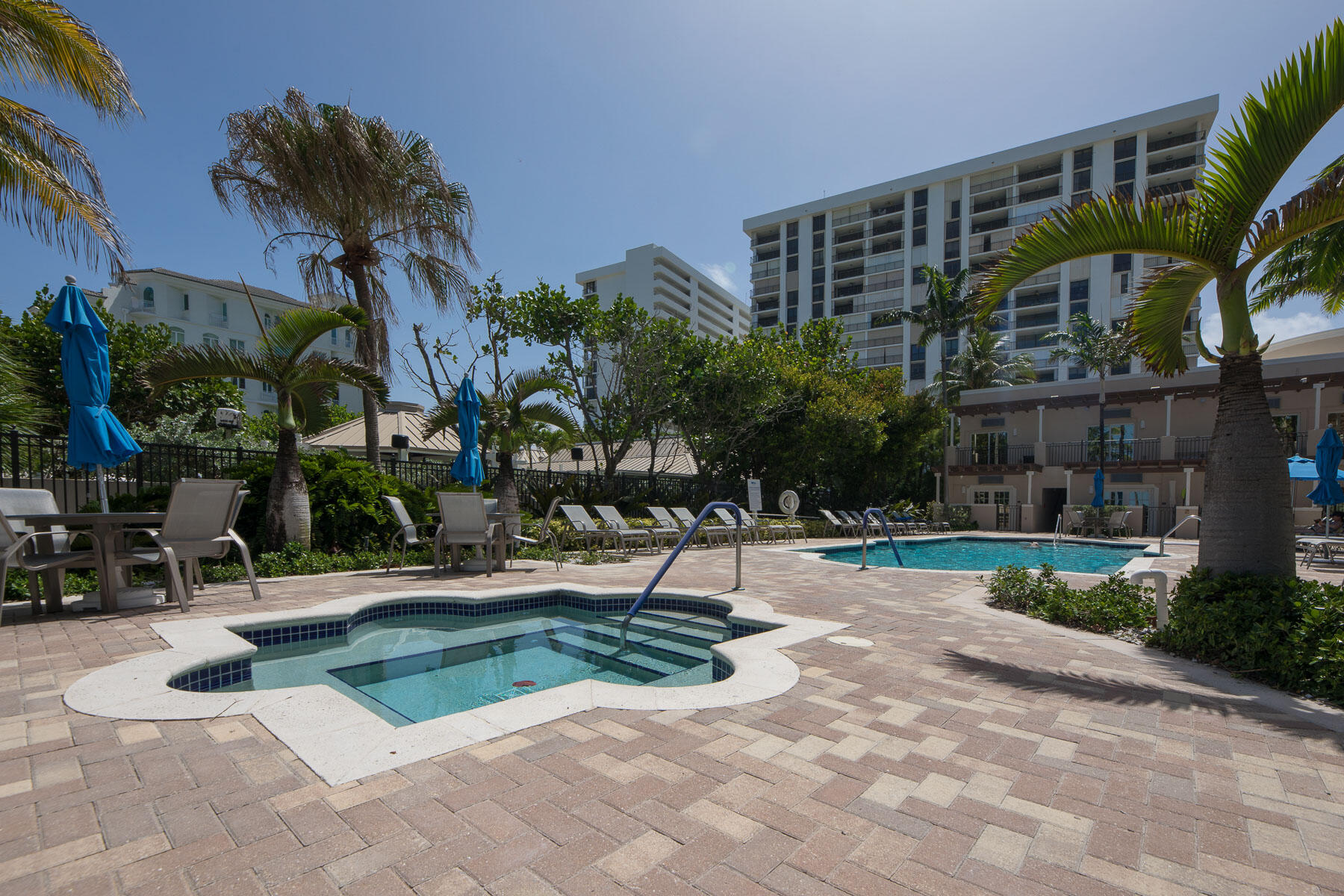 VUE CONDO - Residential