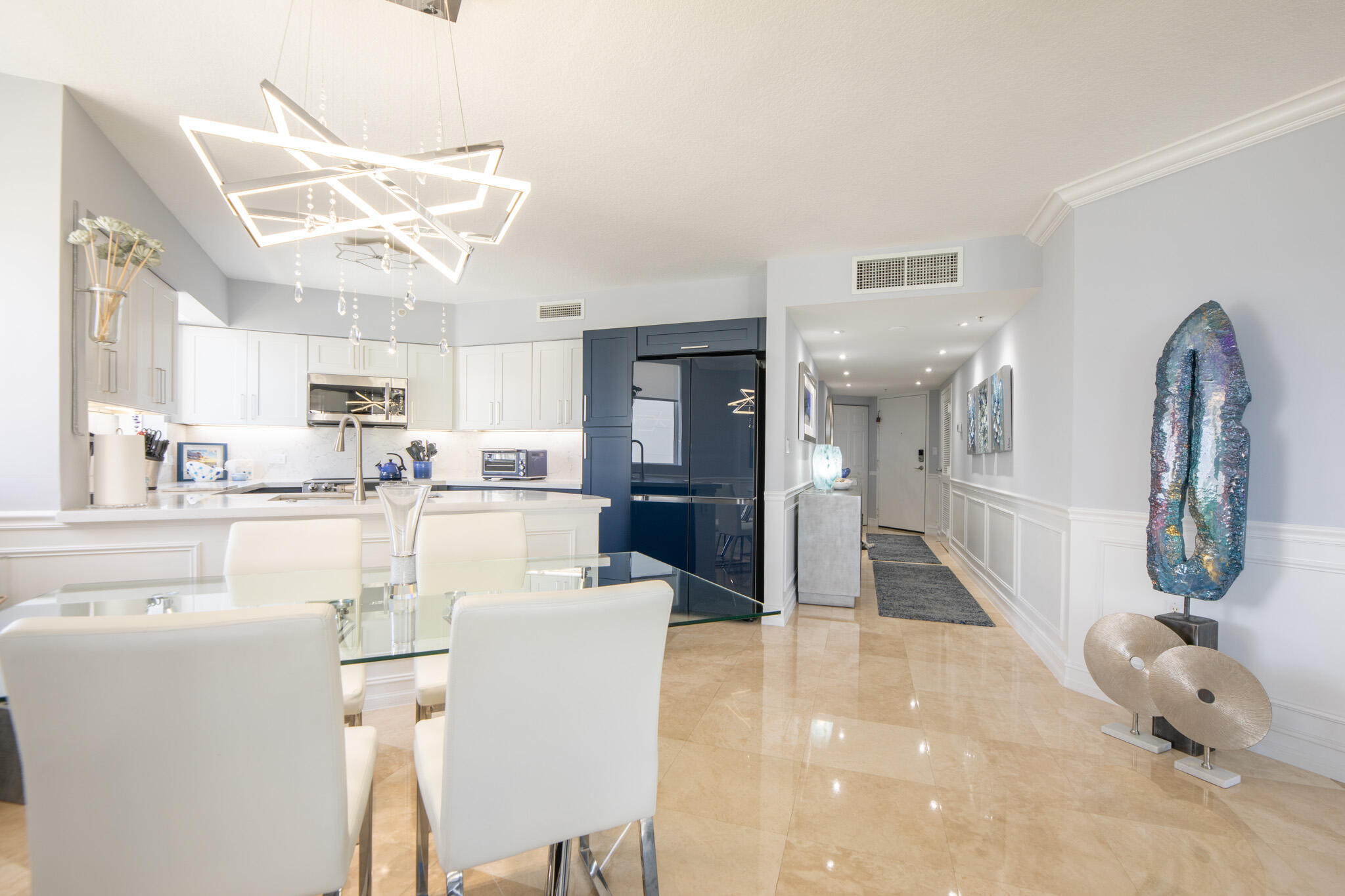 VUE CONDO - Residential
