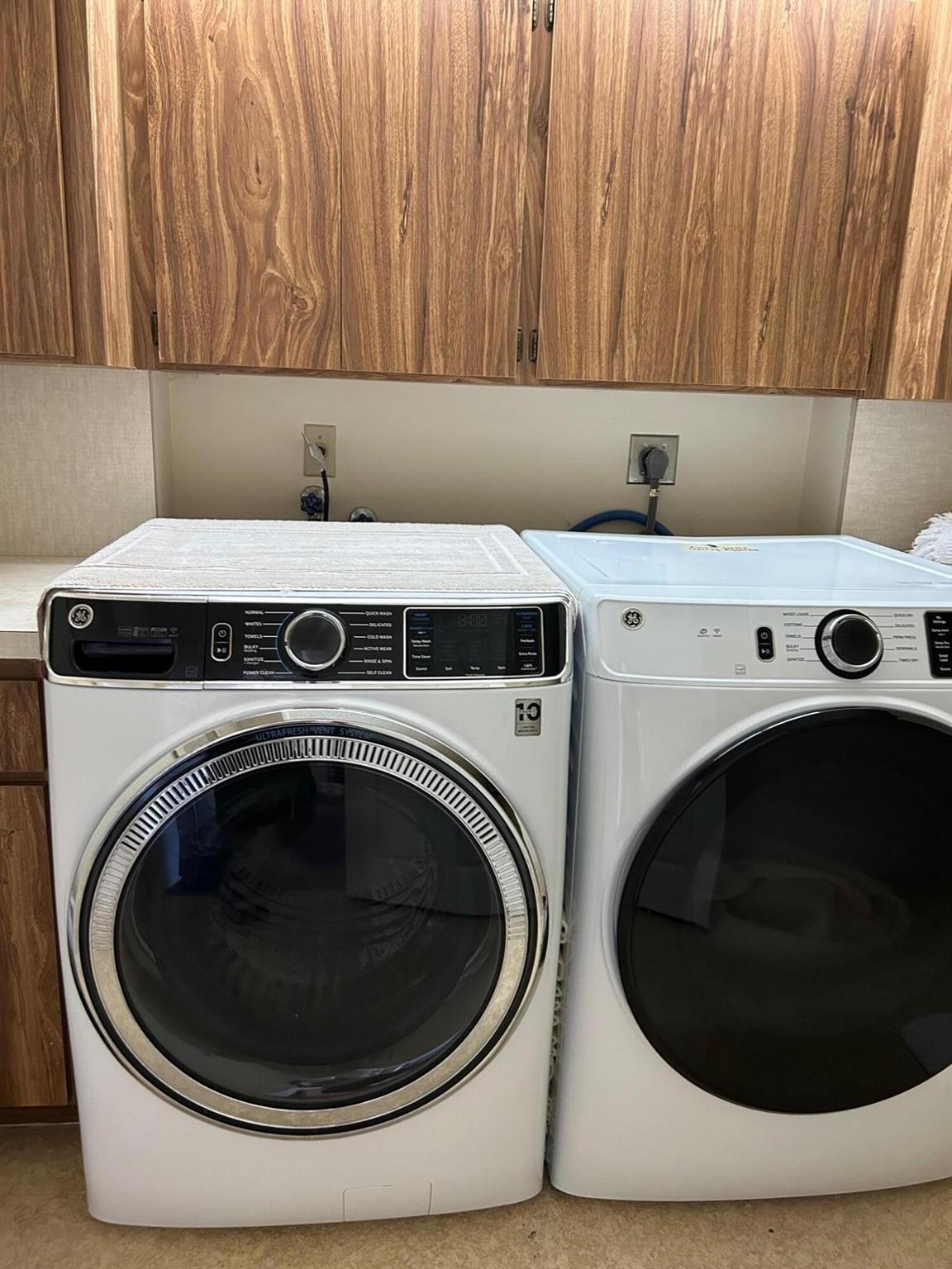 WHITEHALL CONDO OF THE LA - Residential Lease