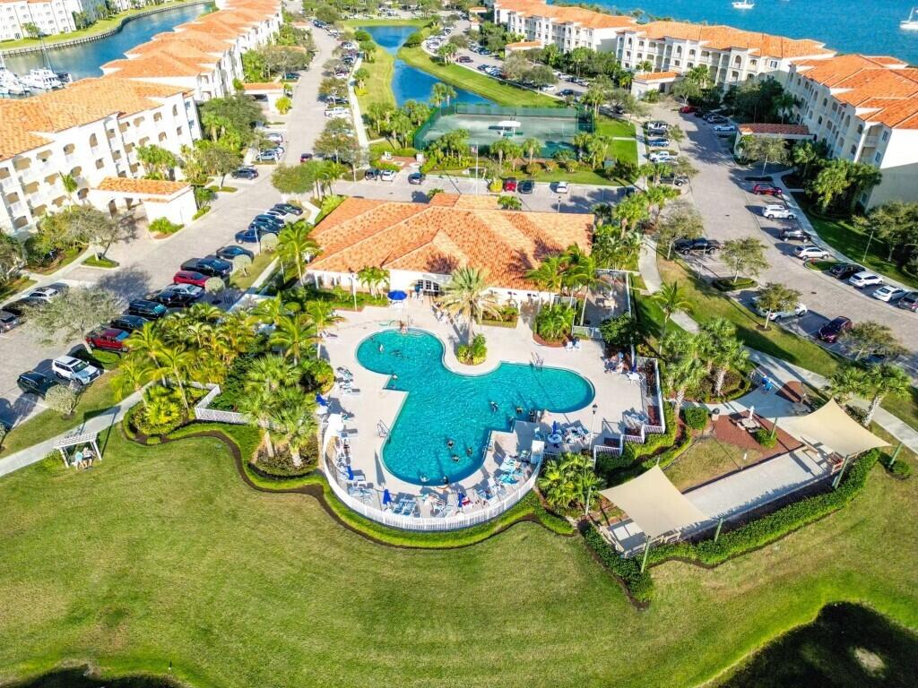HARBOUR ISLE WEST - Residential