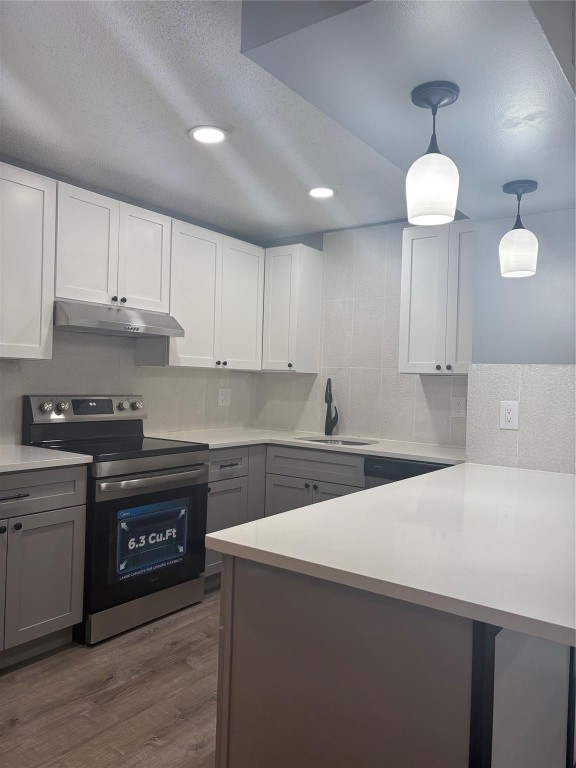 The Courtyard Condominium - Residential