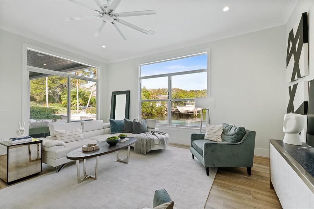 CAPTAINS KEY - Residential