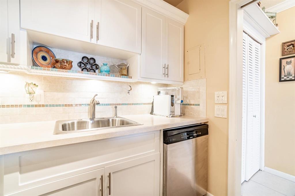 ISLAND TOWERS INC CONDO - Residential