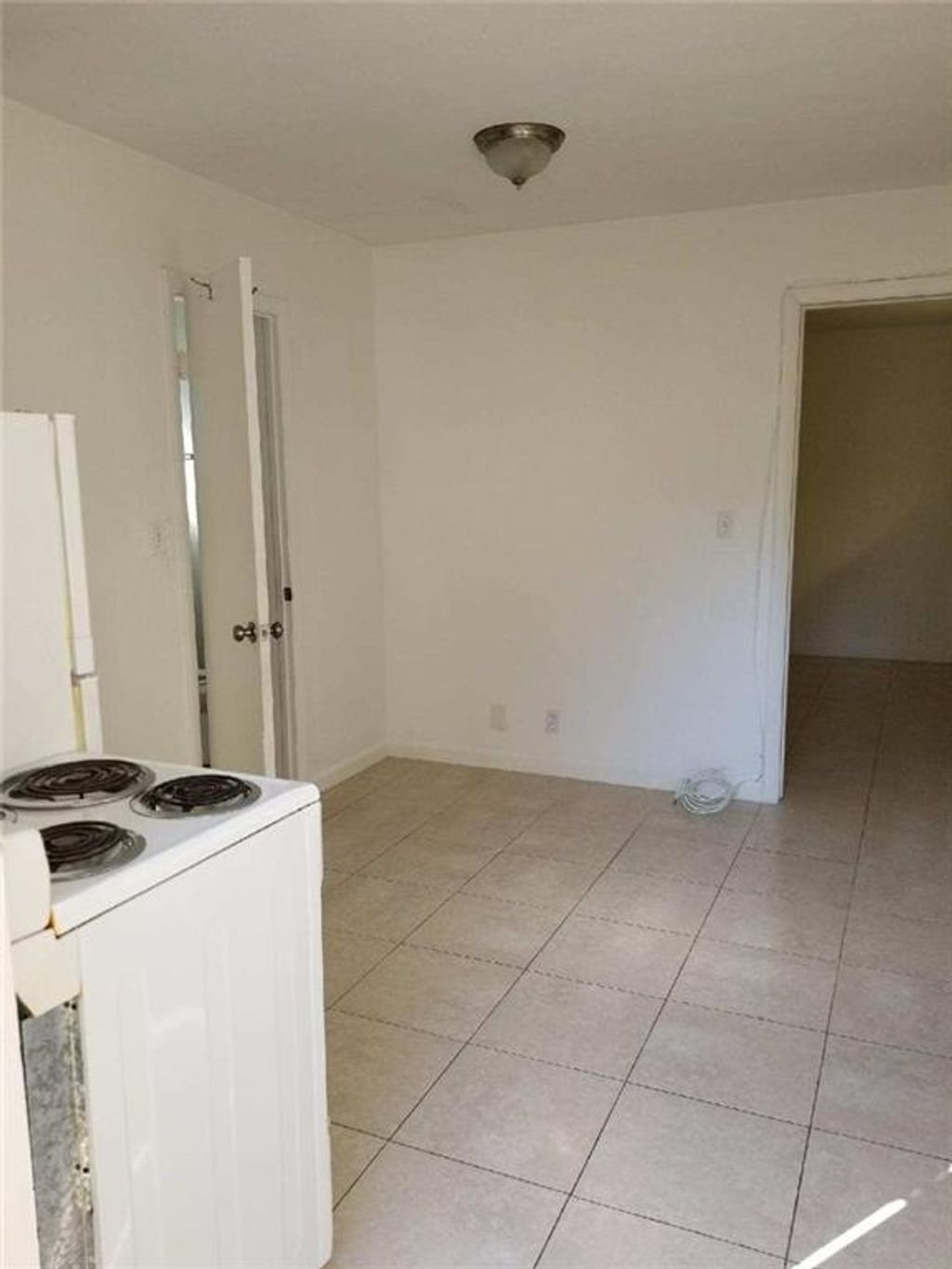 Photo of 4320 SW 6th St #110, Plantation, FL 33317 (MLS # F10373096)