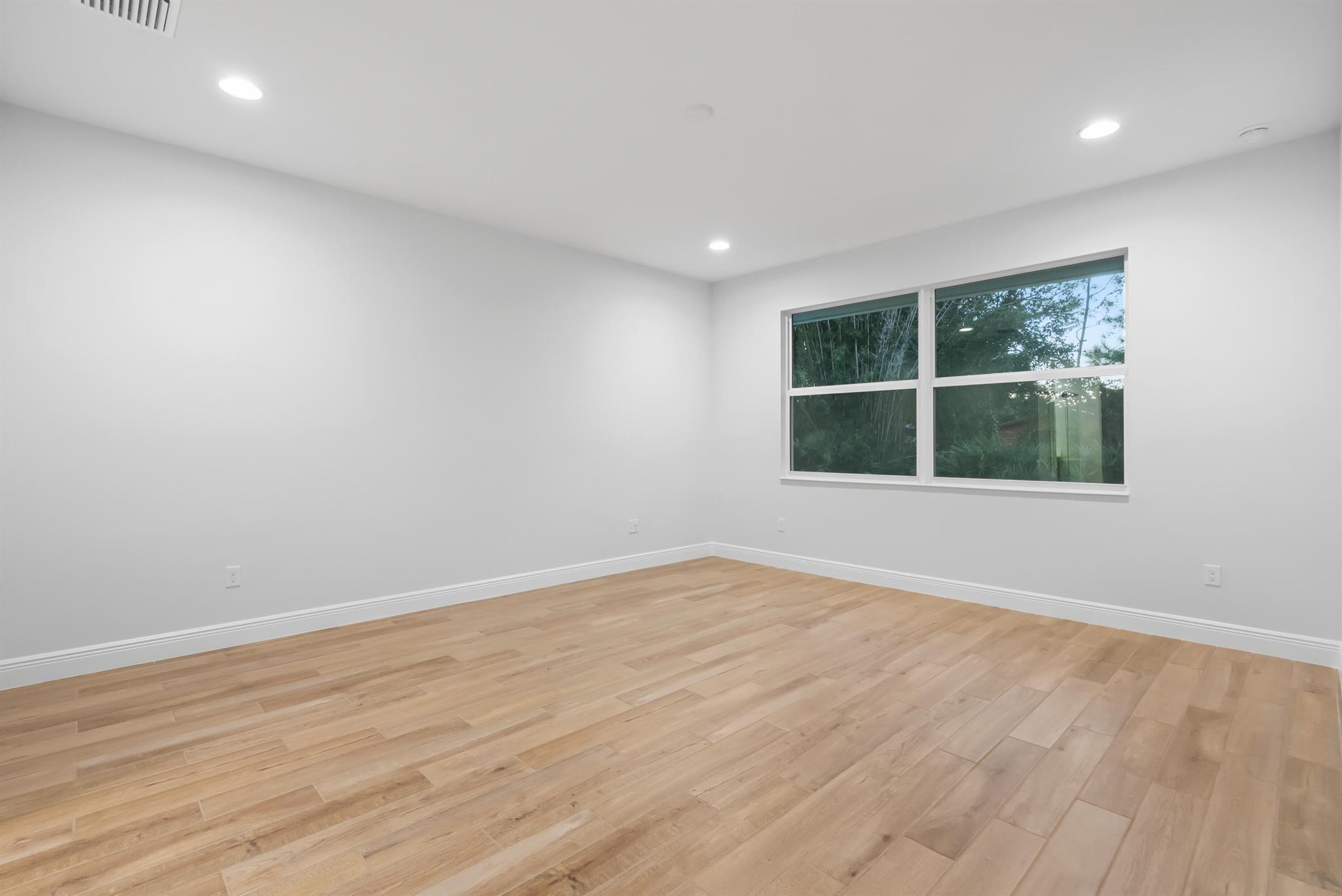 CRYSTAL FALLS OF VERO - Residential