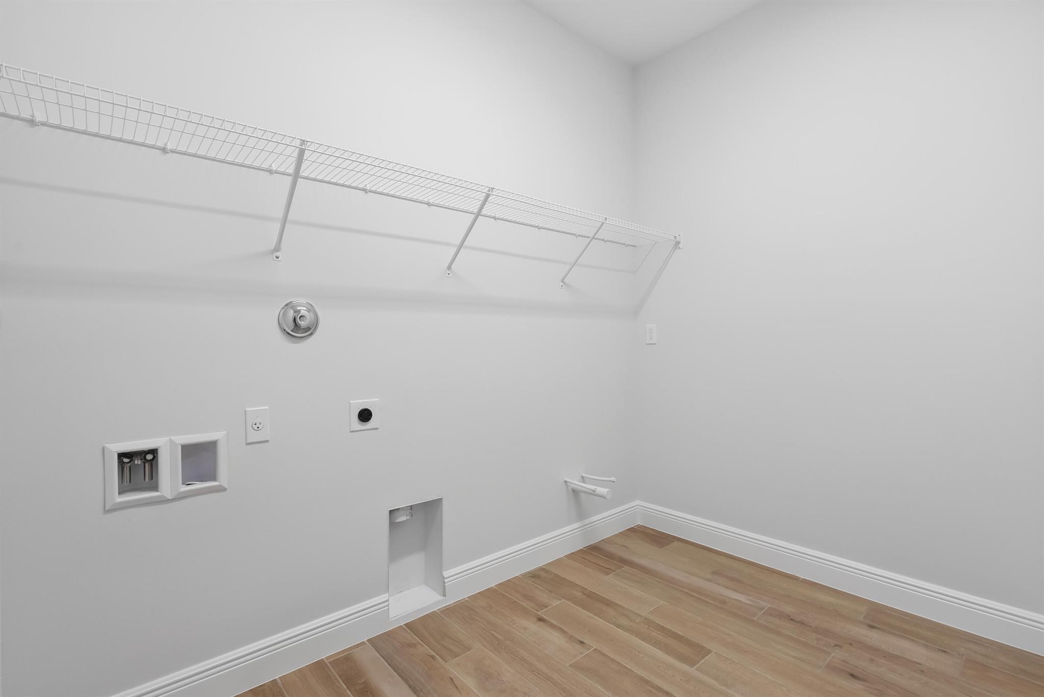 CRYSTAL FALLS OF VERO - Residential