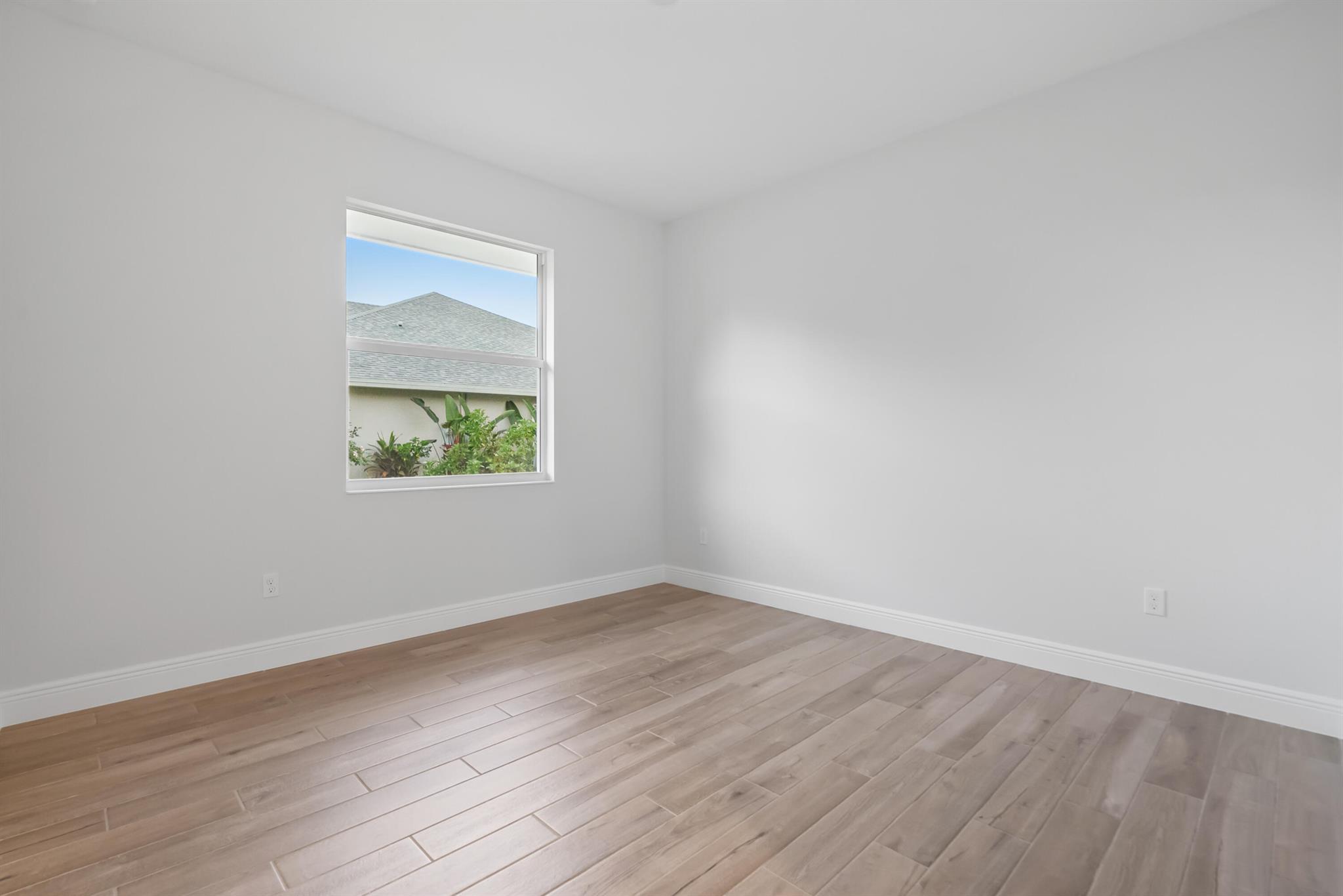 CRYSTAL FALLS OF VERO - Residential