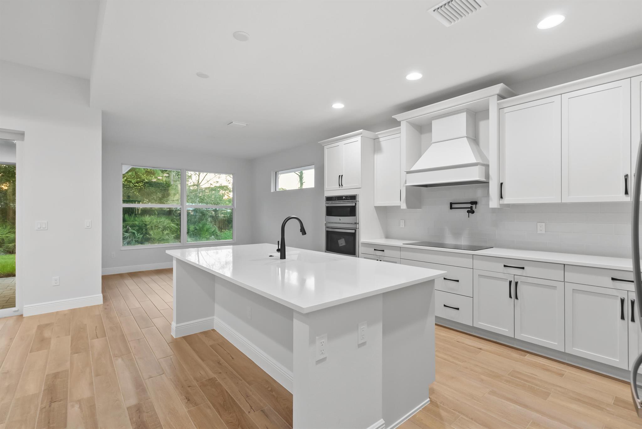 CRYSTAL FALLS OF VERO - Residential