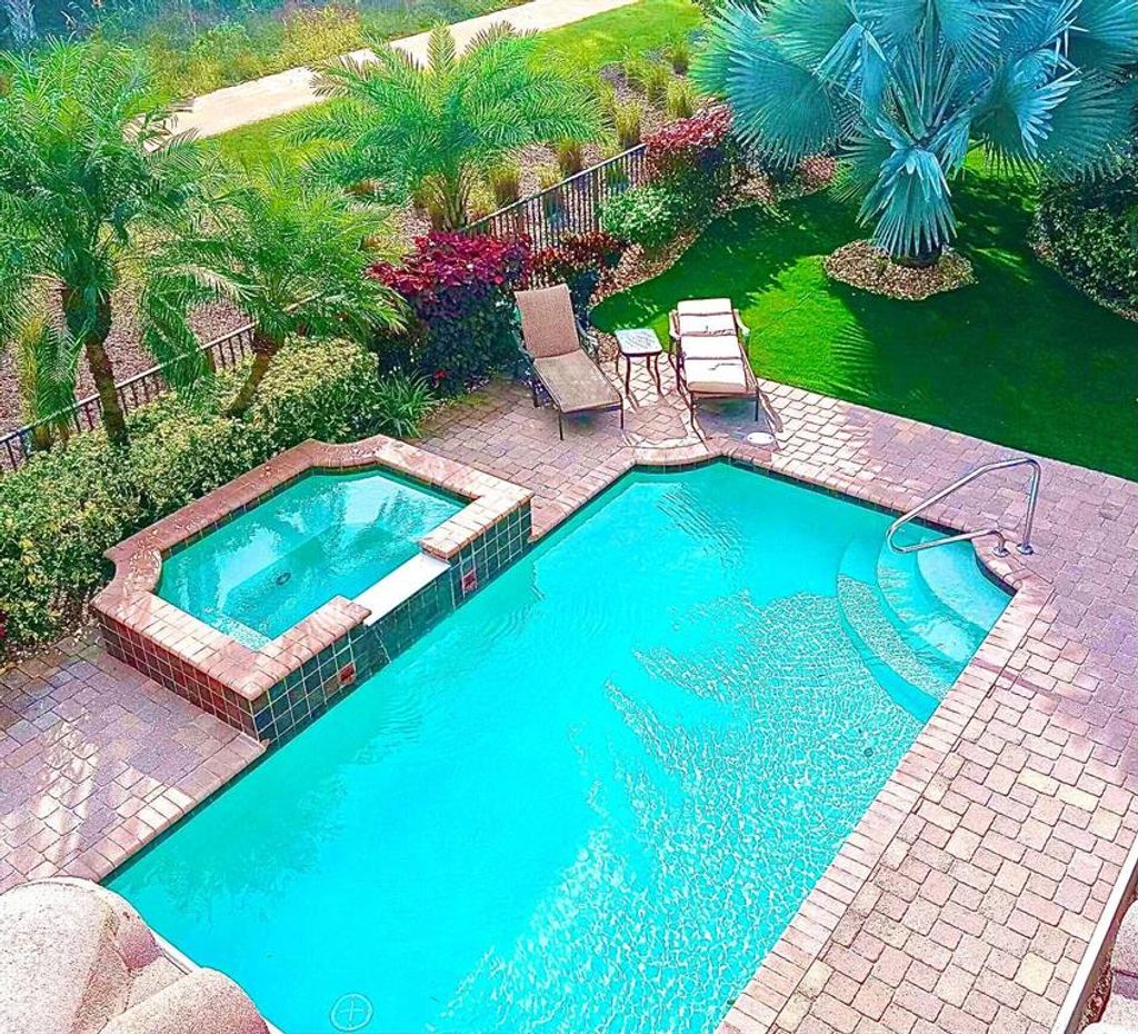 Photo of 138 Bianca Drive, Palm Beach Gardens, FL 33418 (MLS # R10888015)