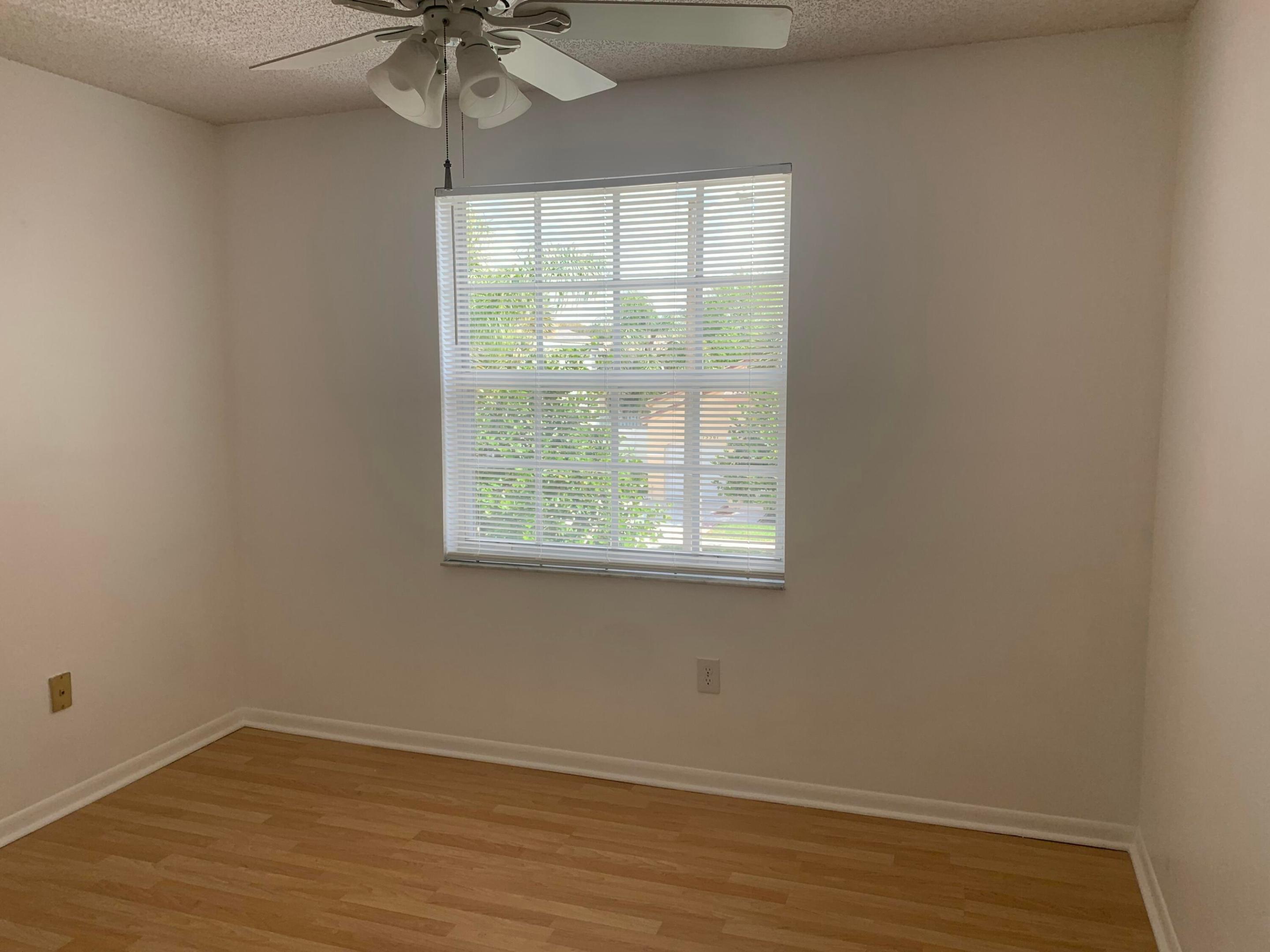 Towngate 156-11 B - Residential