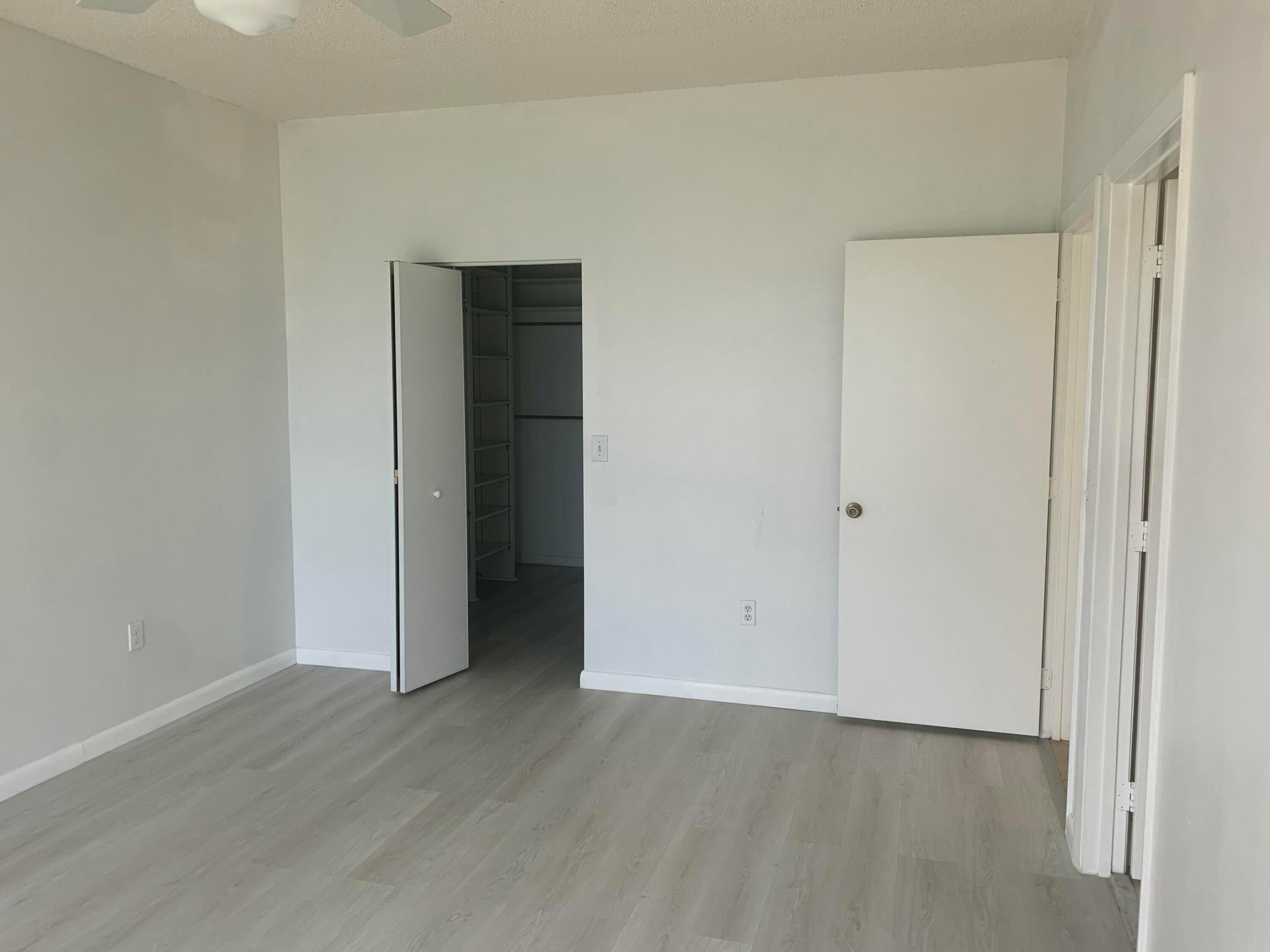 Towngate 156-11 B - Residential