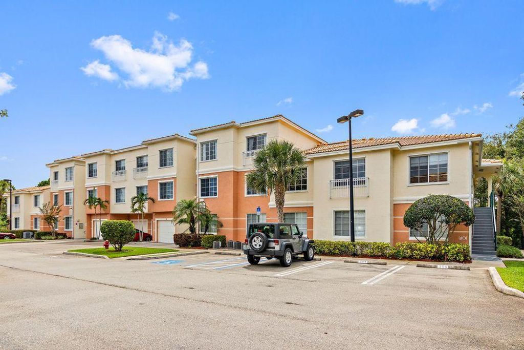 Photo of 2211 Myrtlewood Circle Cir E, Palm Beach Gardens, FL 33418 (MLS # R10696820)