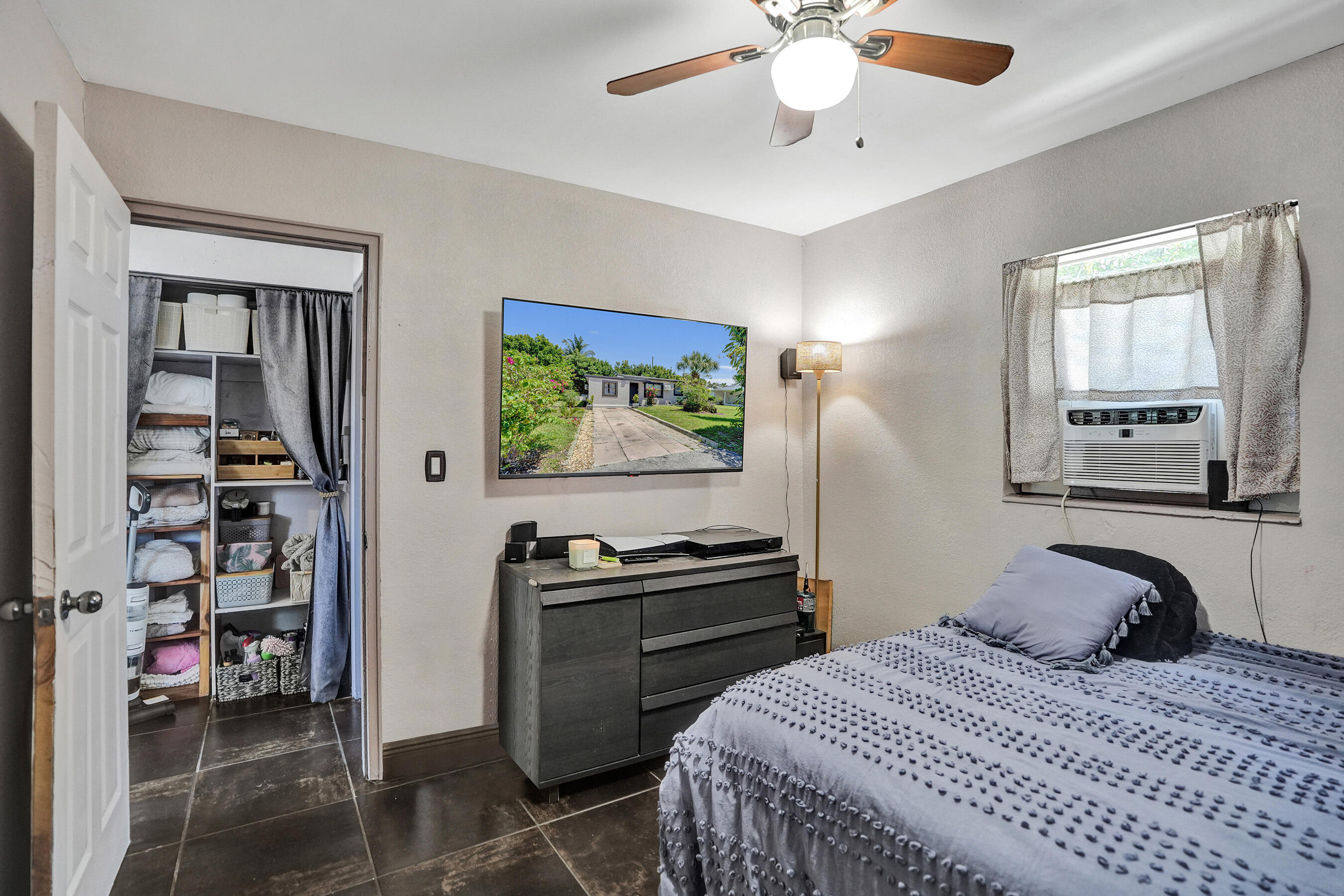 COLLIER MANOR FIRST ADD - Residential