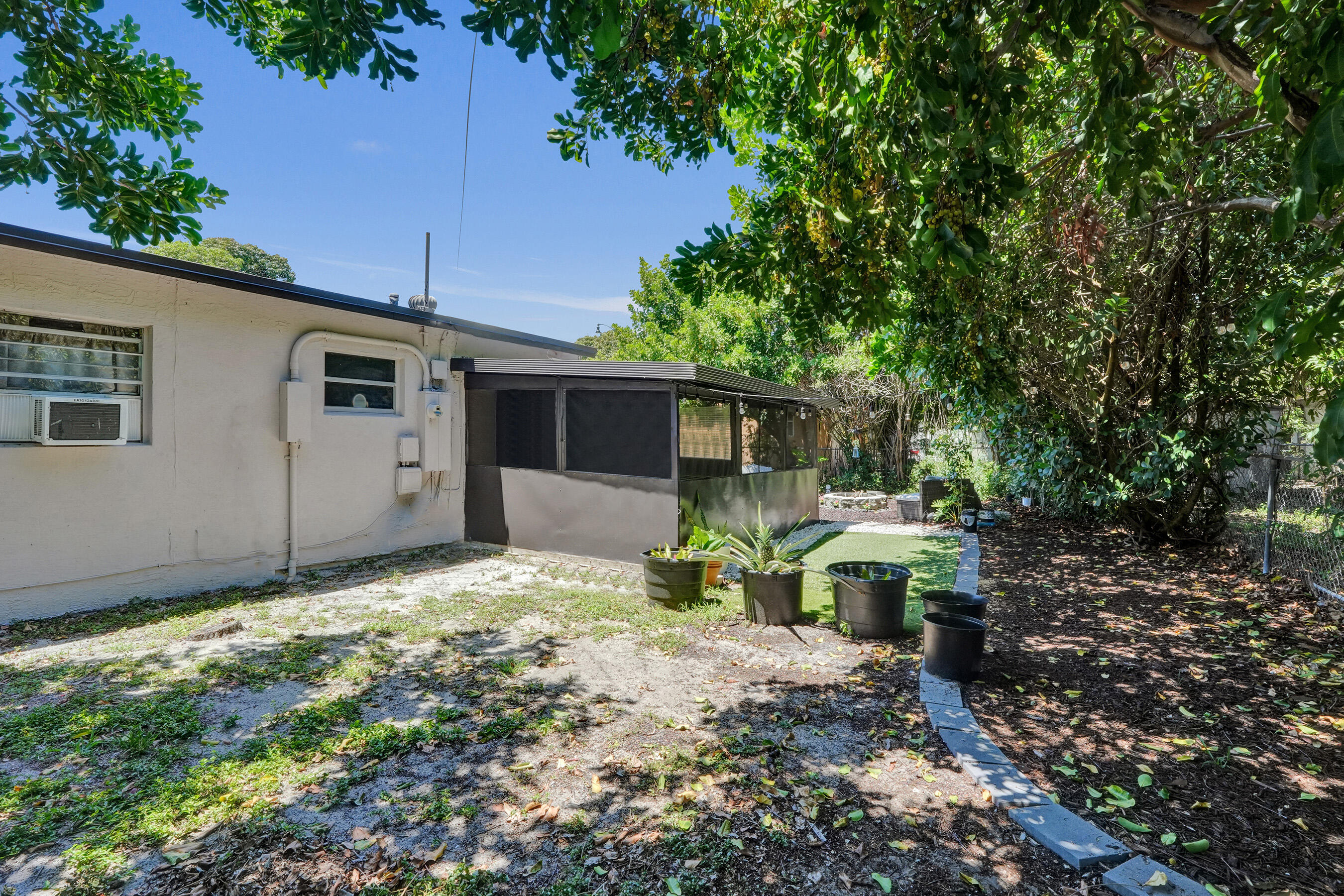 COLLIER MANOR FIRST ADD - Residential