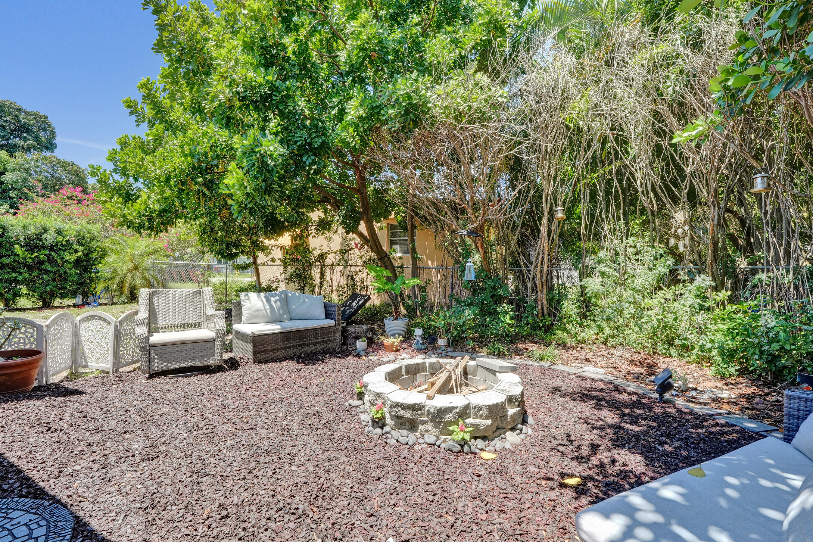 COLLIER MANOR FIRST ADD - Residential
