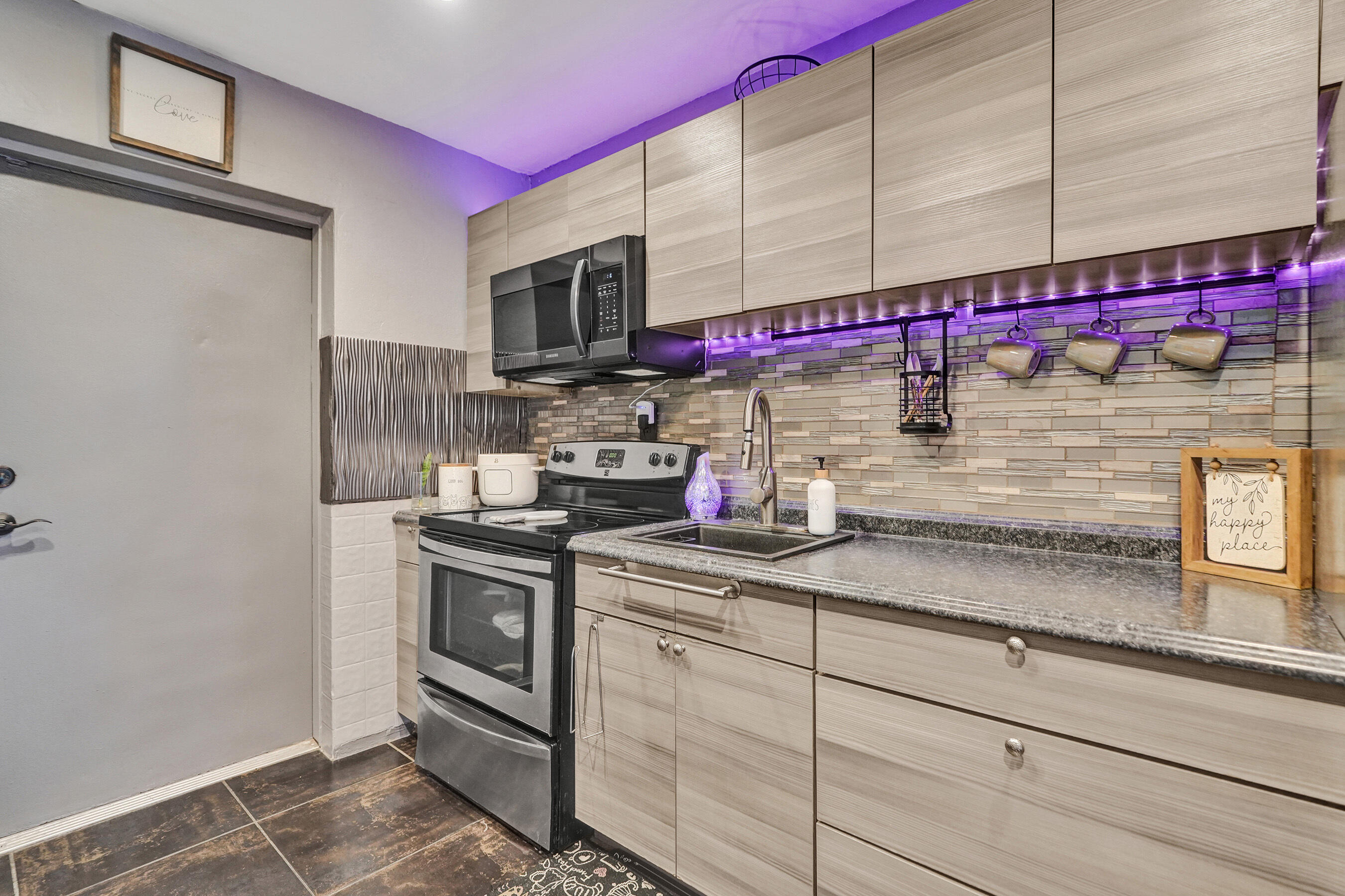 COLLIER MANOR FIRST ADD - Residential