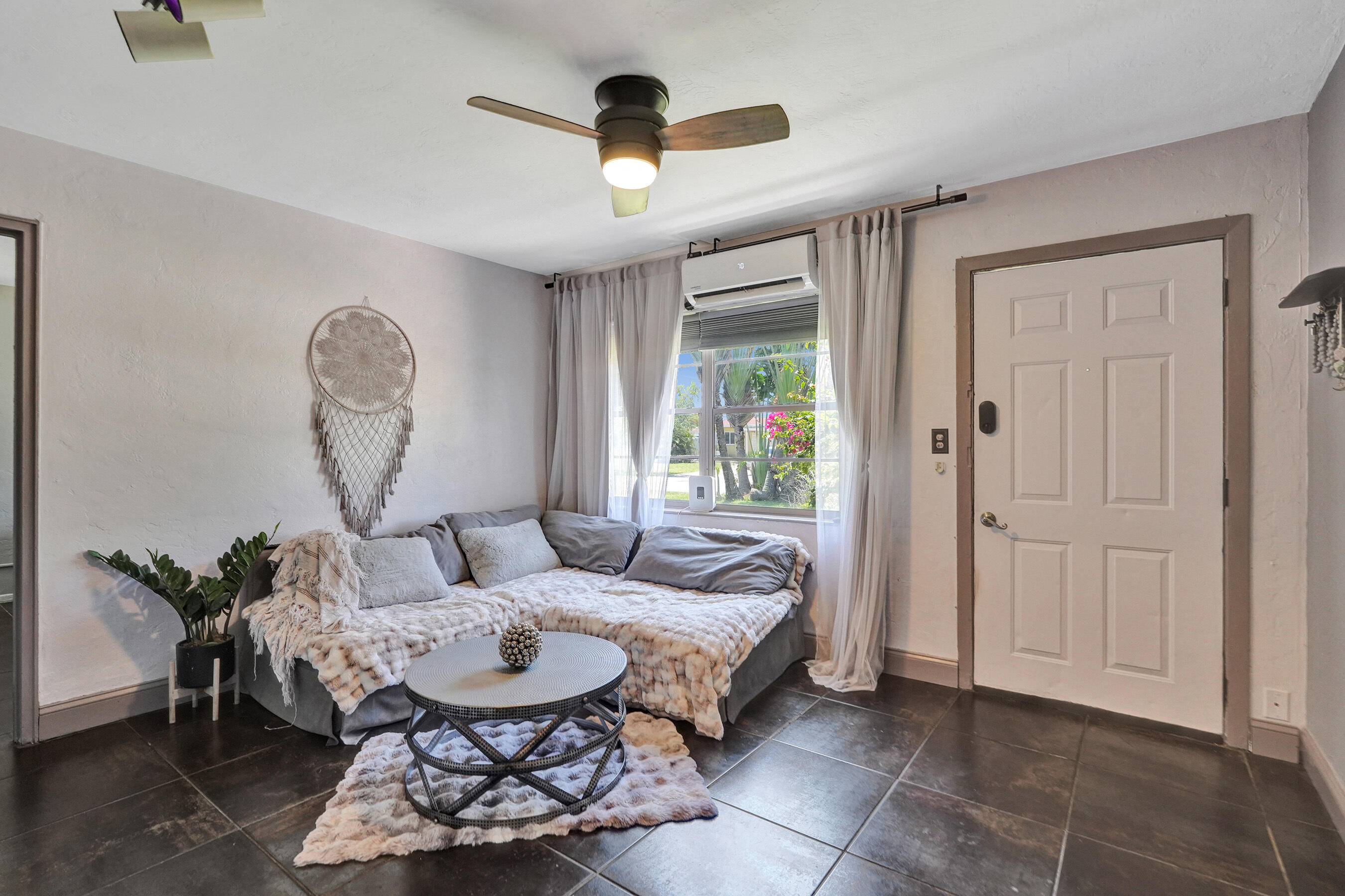 COLLIER MANOR FIRST ADD - Residential
