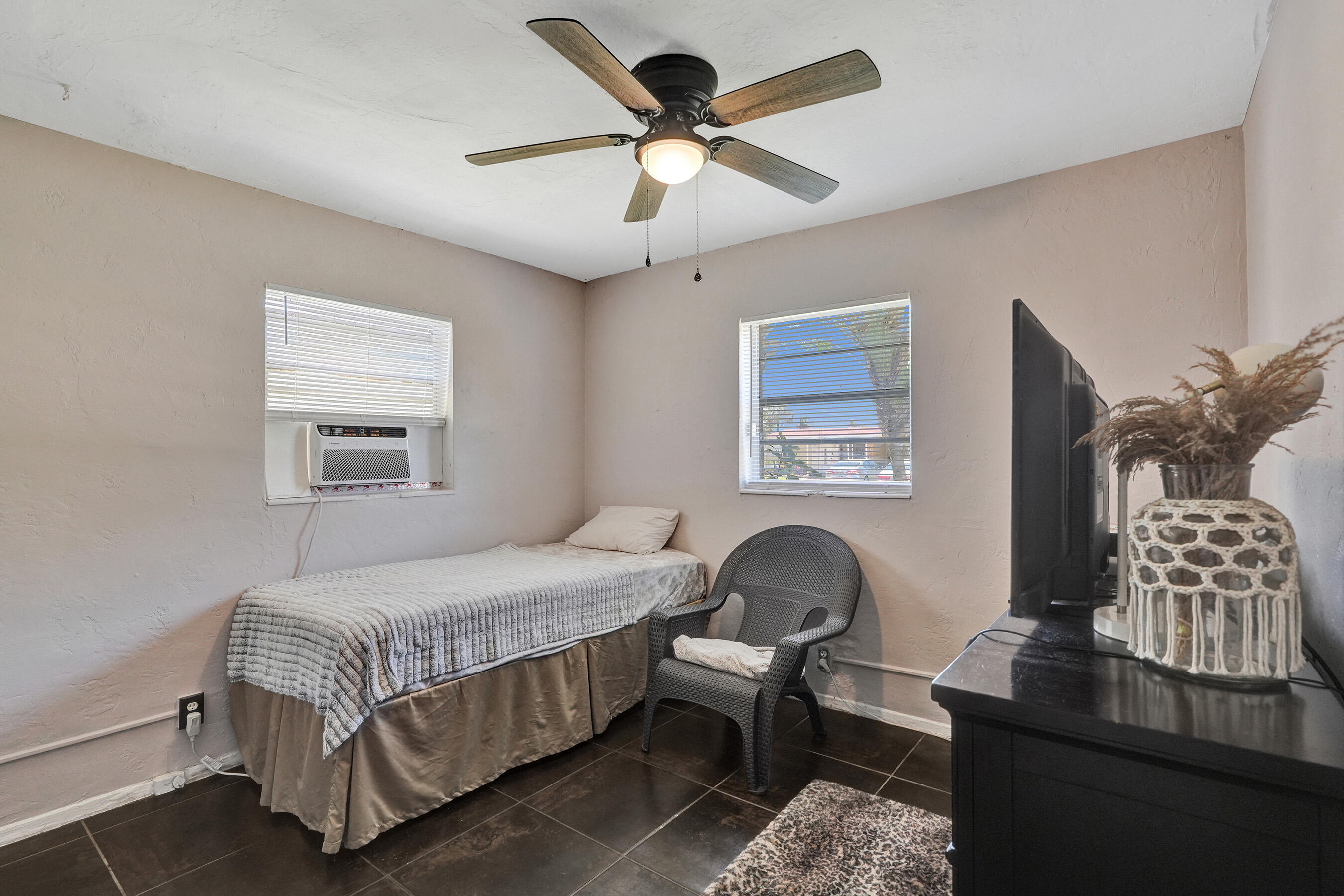 COLLIER MANOR FIRST ADD - Residential