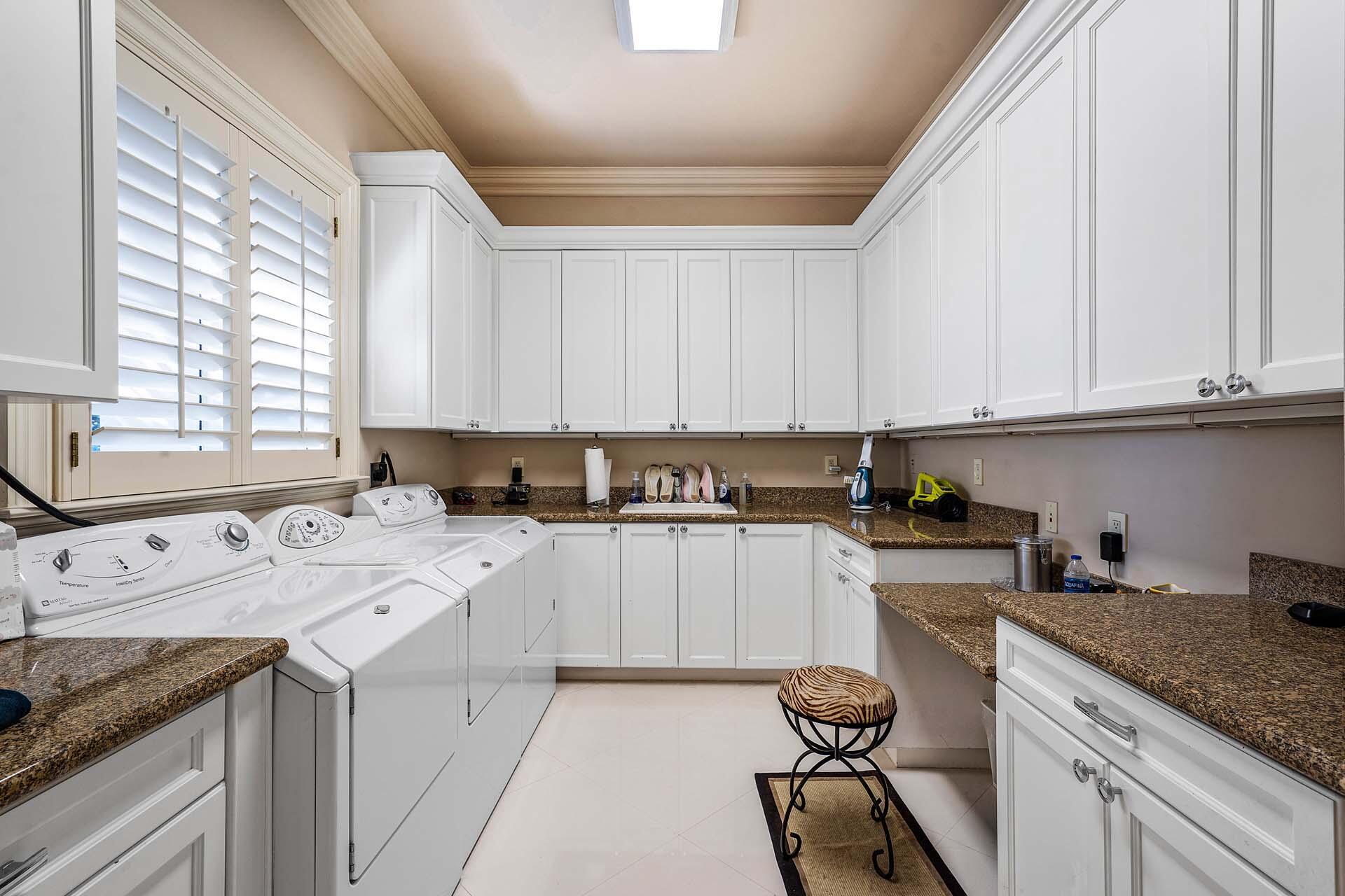 ROYAL PALM YACHT & COUNTR - Residential