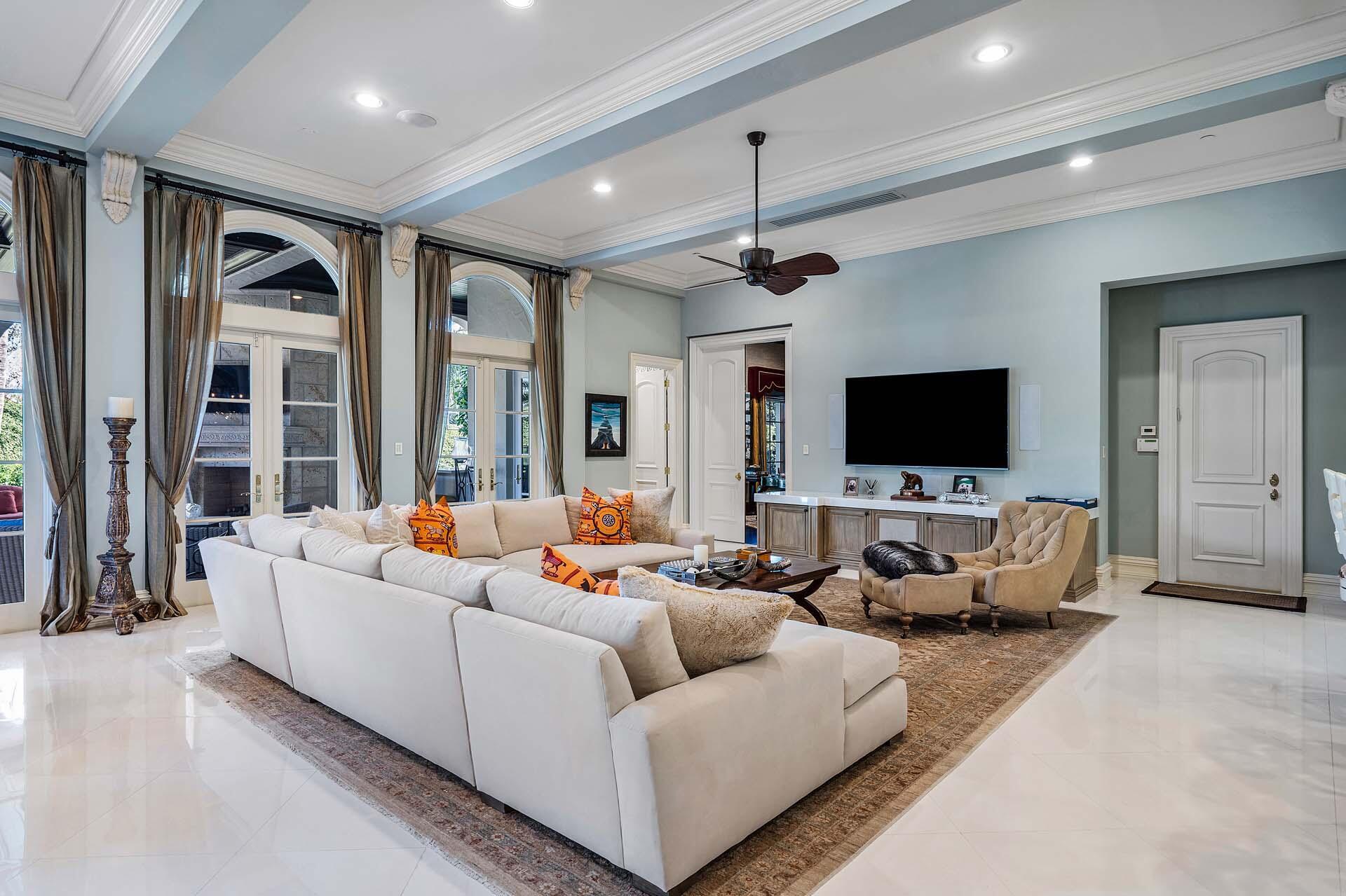 ROYAL PALM YACHT & COUNTR - Residential