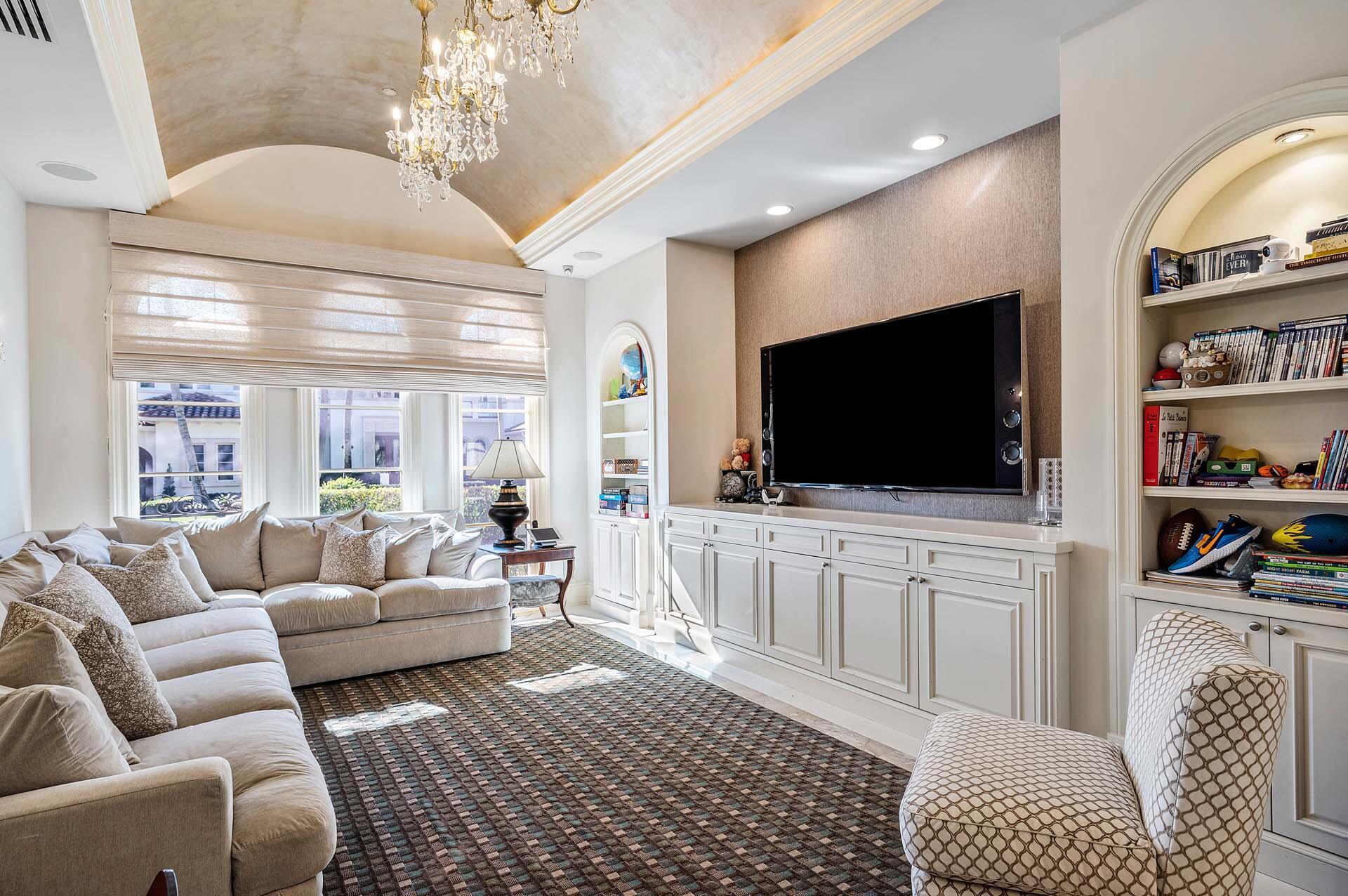 ROYAL PALM YACHT & COUNTR - Residential