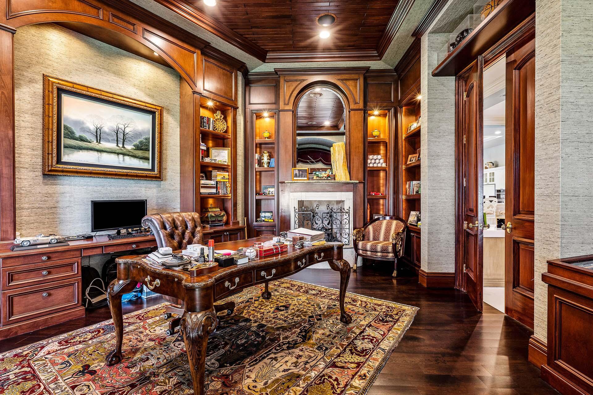 ROYAL PALM YACHT & COUNTR - Residential