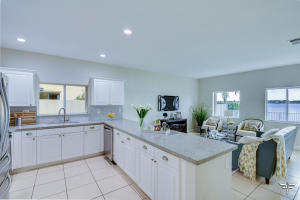 TWIN LAKE SHORES CENTRAL - Residential