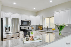 TWIN LAKE SHORES CENTRAL - Residential