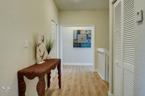 TWIN LAKE SHORES CENTRAL - Residential