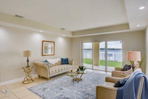 TWIN LAKE SHORES CENTRAL - Residential