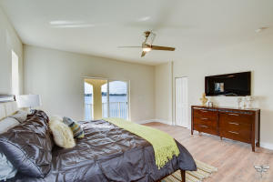 TWIN LAKE SHORES CENTRAL - Residential