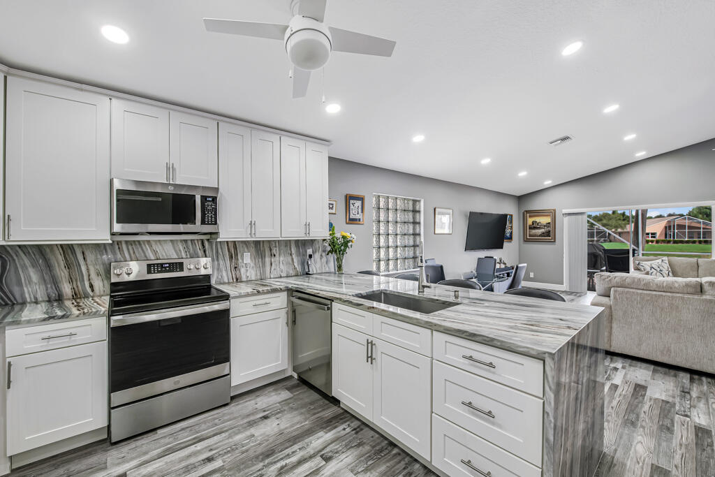 VENETIAN ISLES - Residential