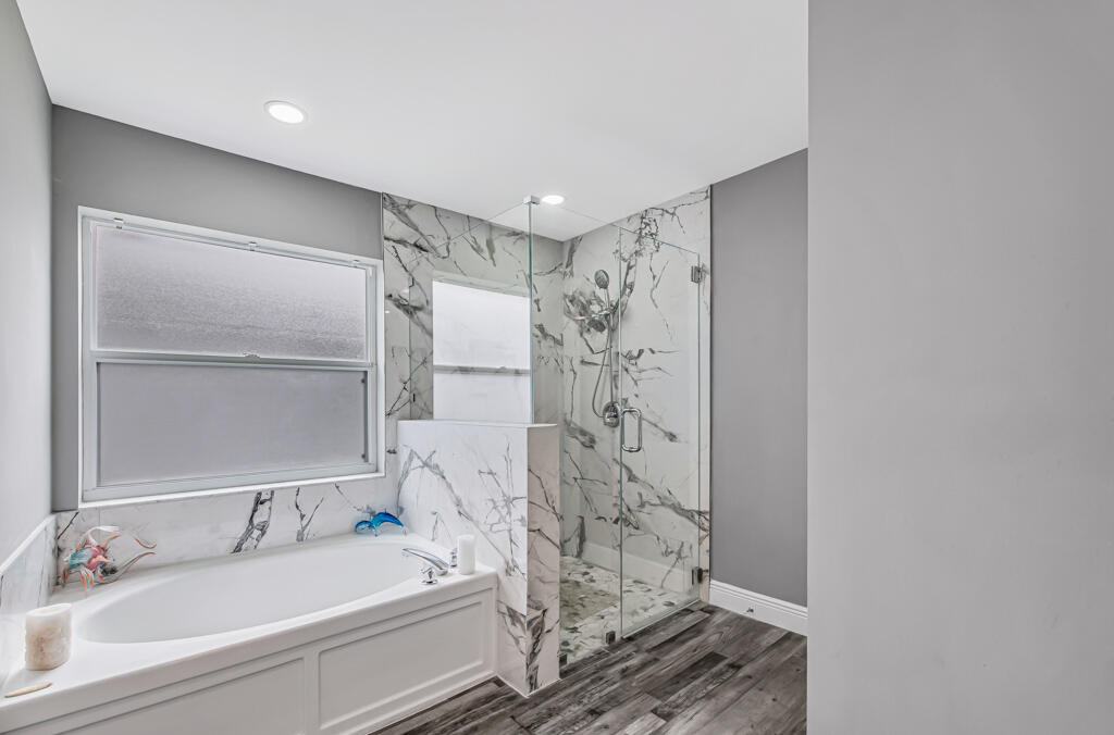 VENETIAN ISLES - Residential