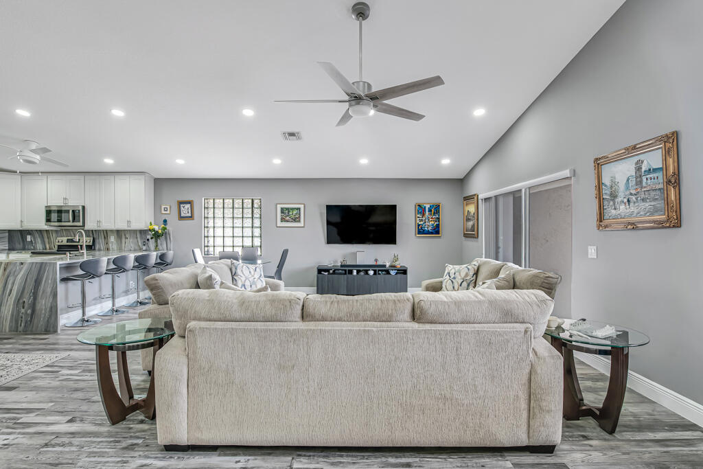 VENETIAN ISLES - Residential