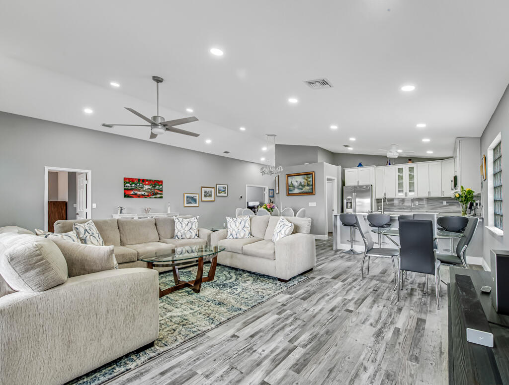 VENETIAN ISLES - Residential