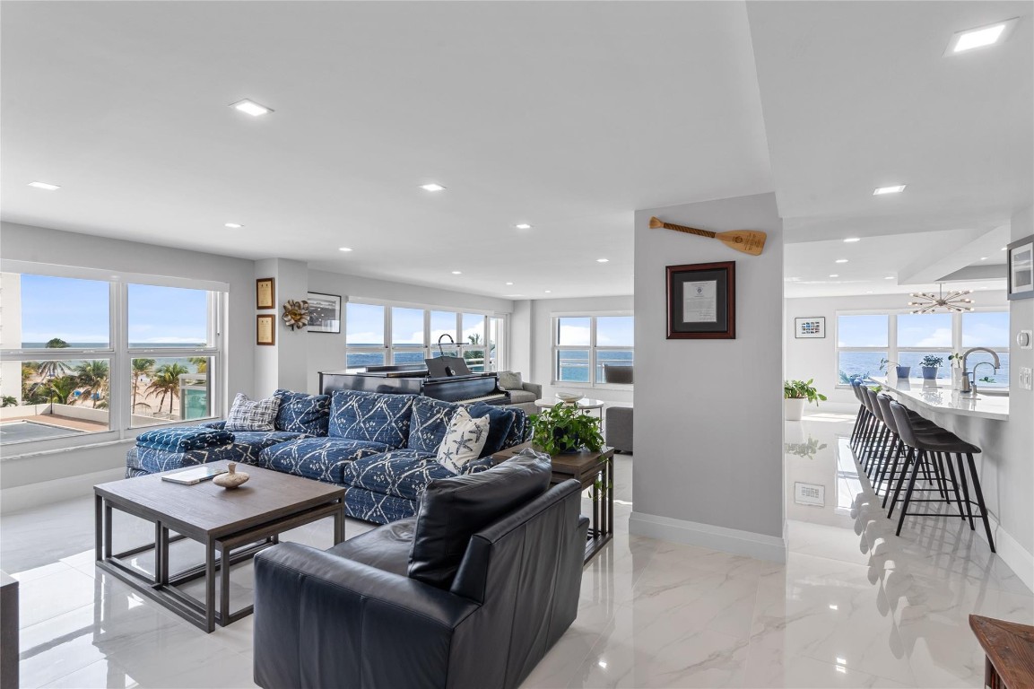 Playa Del Mar - Residential