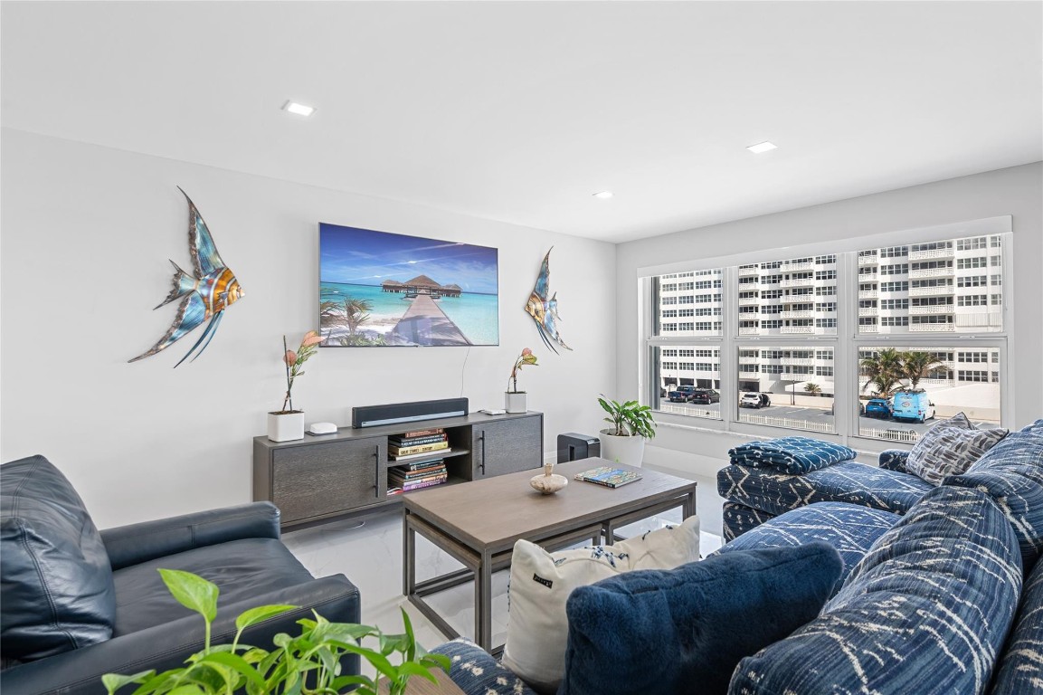 Playa Del Mar - Residential