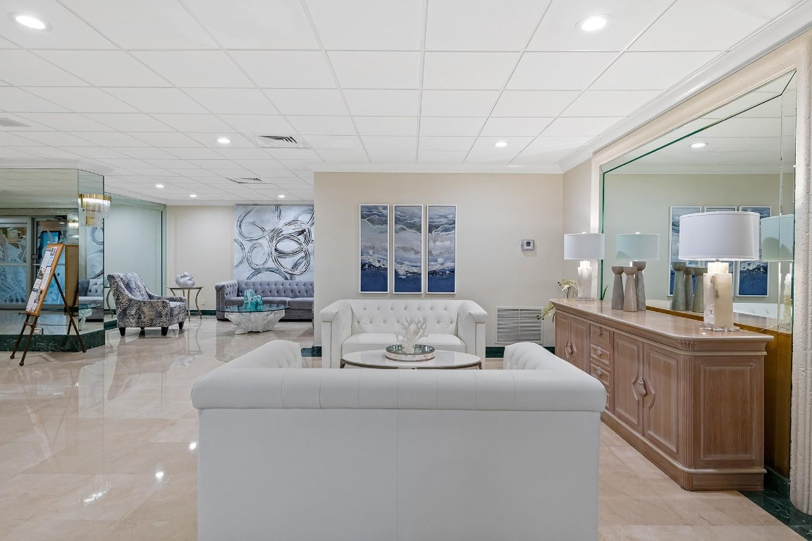 Playa Del Mar - Residential