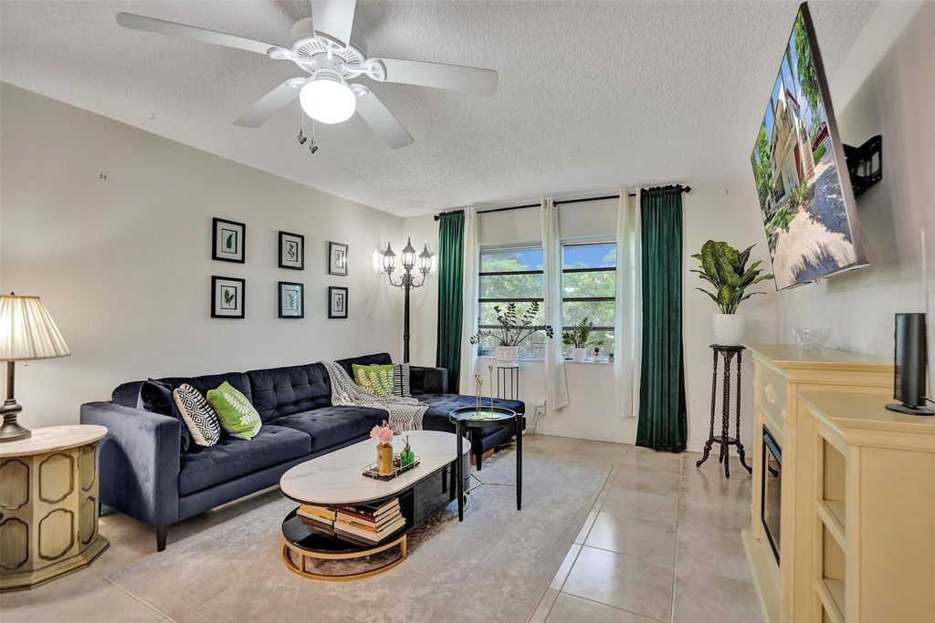 Photo of 860 SE 6th Avenue #312, Deerfield Beach, FL 33441 (MLS # F10528853)
