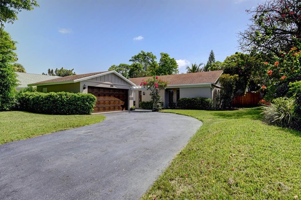 Photo of 3996 NW 7th Court, Delray Beach, FL 33445 (MLS # R10728646)