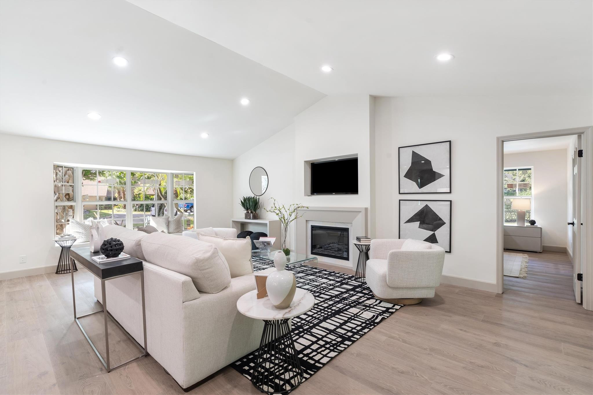 SHADY LAKES - Residential