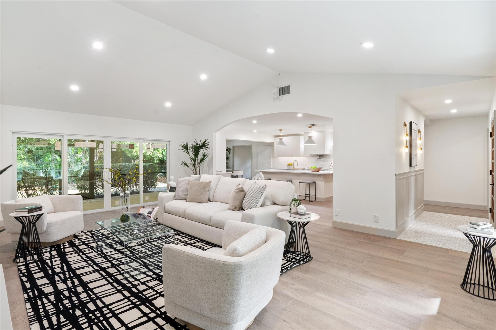 SHADY LAKES - Residential