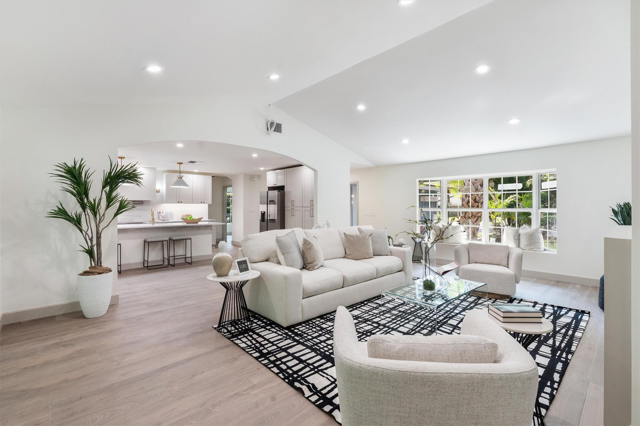 SHADY LAKES - Residential