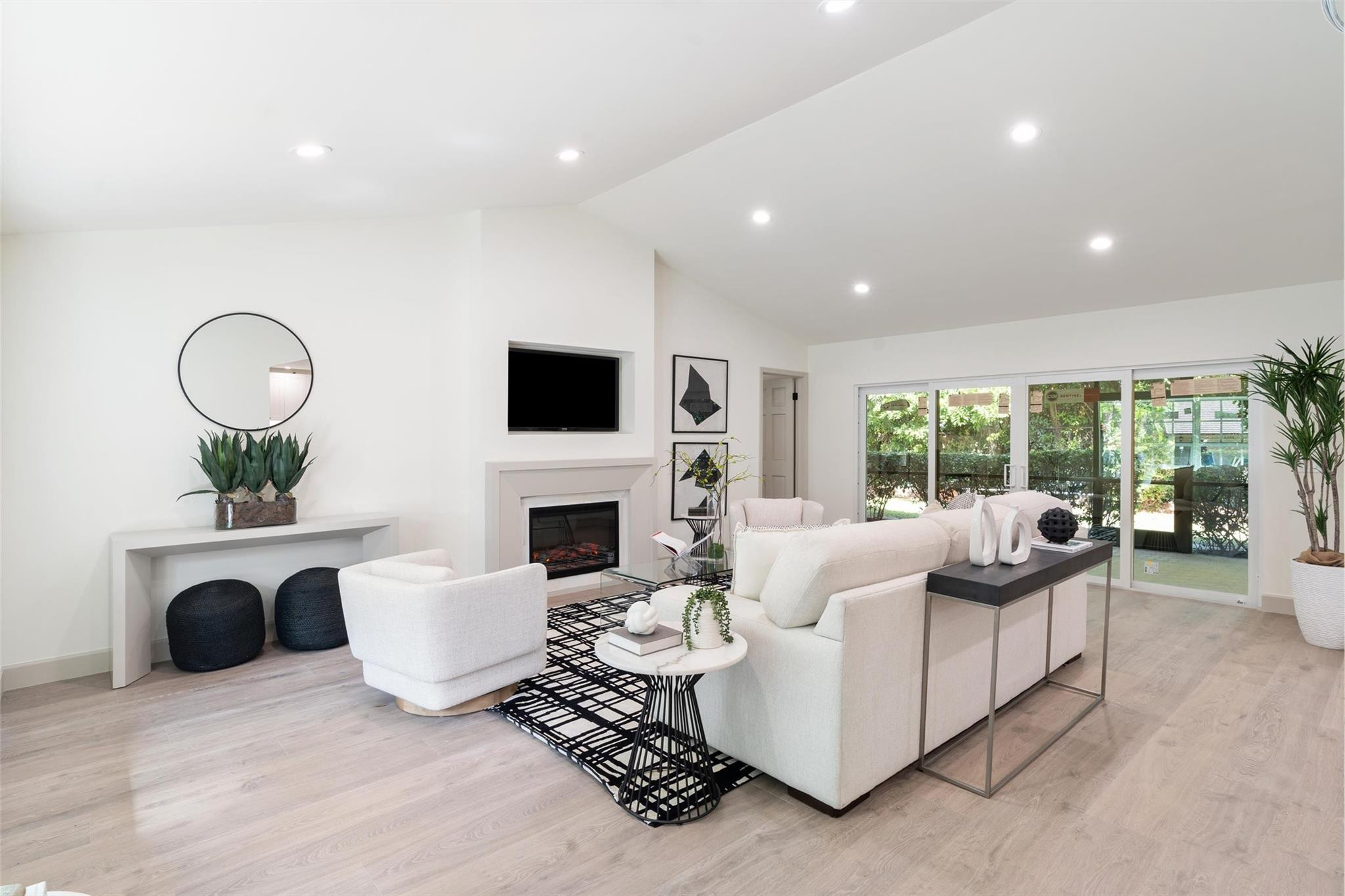 SHADY LAKES - Residential
