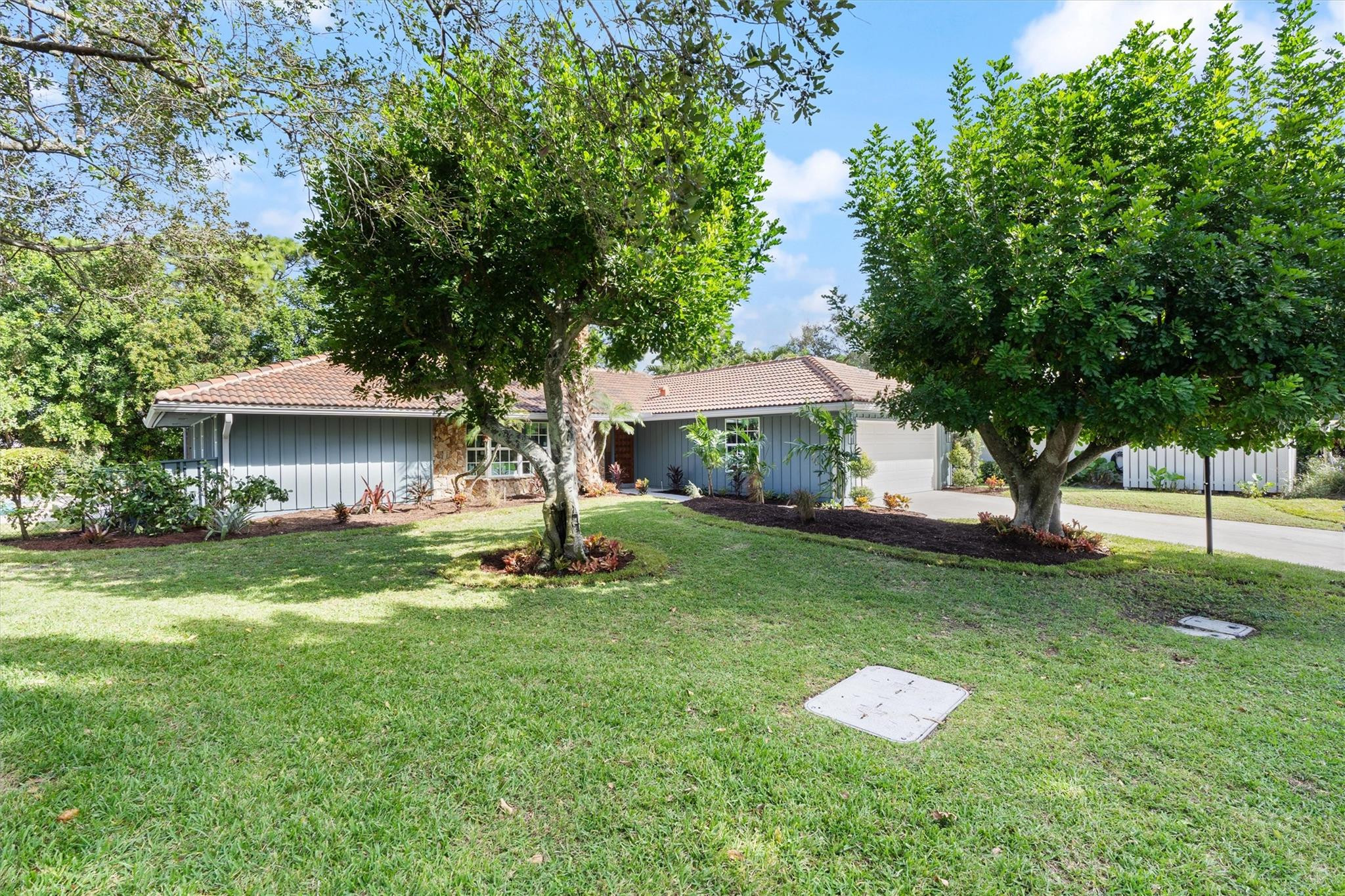 SHADY LAKES - Residential